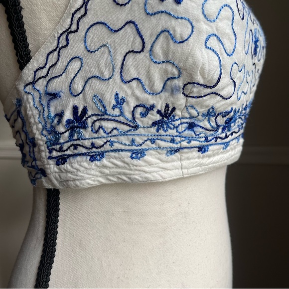 Vintage Y2K L.S.I. Embroidered Halter Crop Top | Size Small - Picture 12 of 15